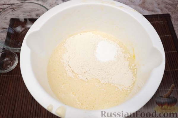 Пирог-перевёртыш на кефире, с морковью и орехами