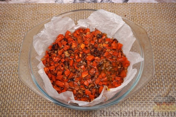 Пирог-перевёртыш на кефире, с морковью и орехами