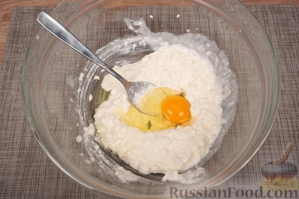 Творожные кексы с джемом, орехами и изюмом