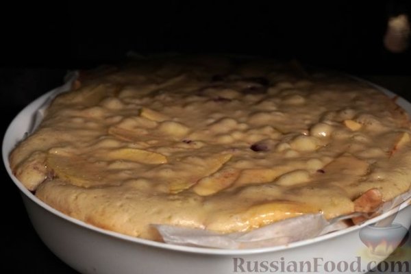 Яблочный пирог с вишней