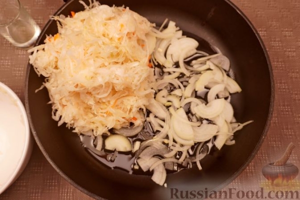 Ленивые пирожки с квашеной капустой, на кефире Ленивые пирожки с квашеной капустой, на кефире