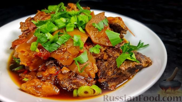 Говядина с овощами в афганском казане