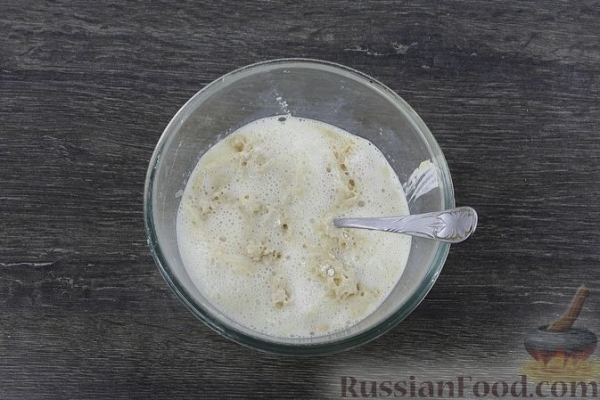 Дрожжевой пирог с куриными желудочками в сметане