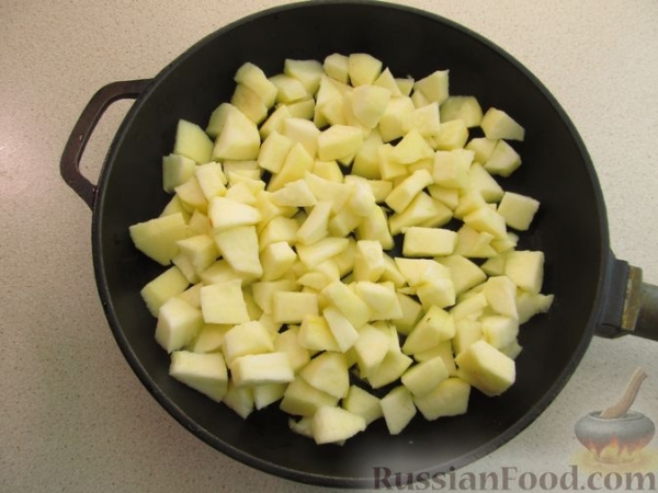 Блинчики с яблоками и корицей
