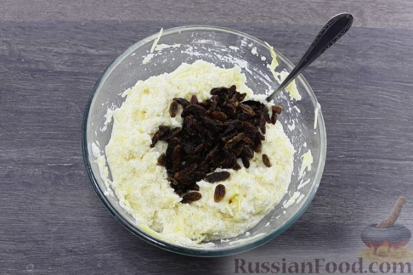 Вафельный торт с начинкой из творога, яблок и изюма
