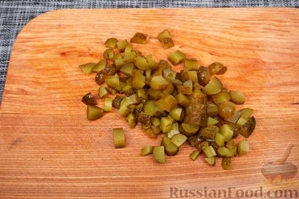 Винегрет с виноградом и орехами