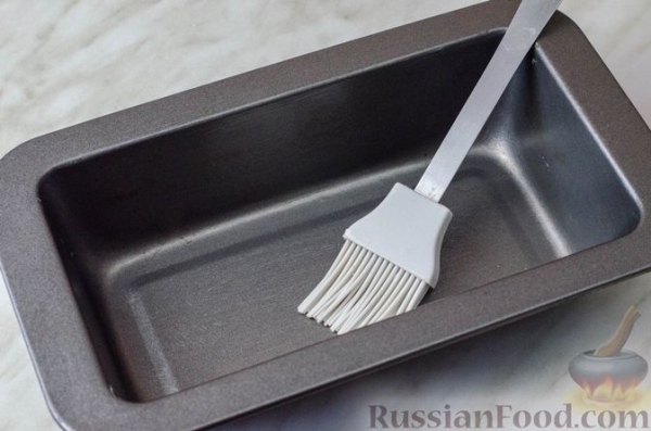 Апельсиновый кекс с клюквой и белковой глазурью