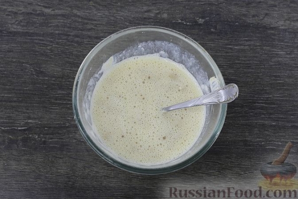 Дрожжевой пирог с куриными желудочками в сметане