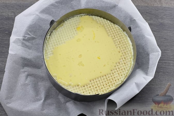 Вафельный торт с начинкой из творога, яблок и изюма