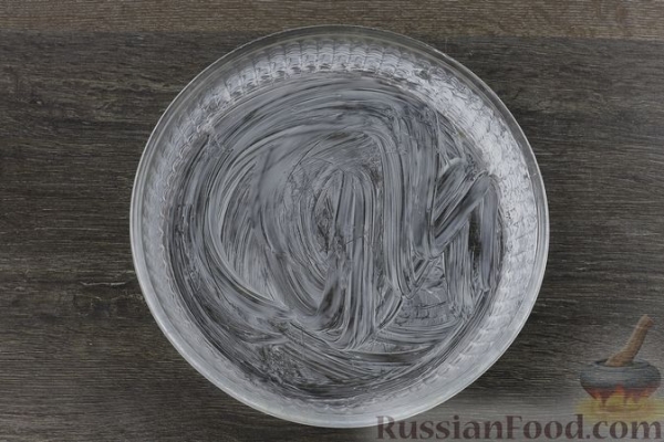 Дрожжевой пирог с куриными желудочками в сметане
