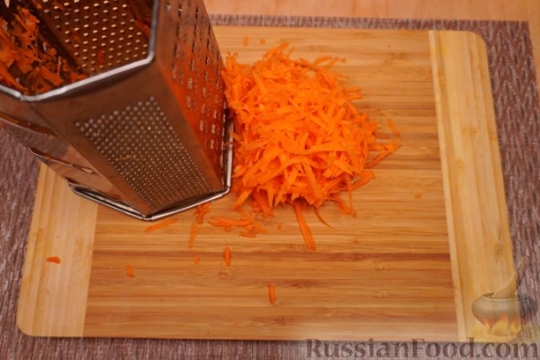 Макароны с чечевицей и сельдереем в томатном соусе