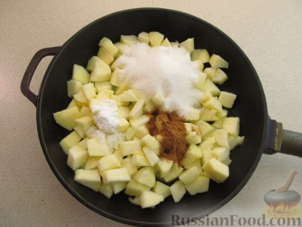 Блинчики с яблоками и корицей