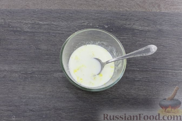 Вафельный торт с начинкой из творога, яблок и изюма