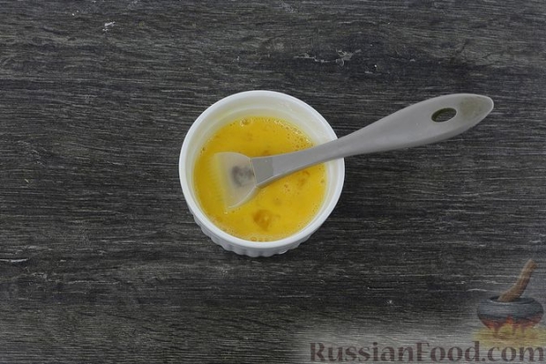 Дрожжевой пирог с куриными желудочками в сметане