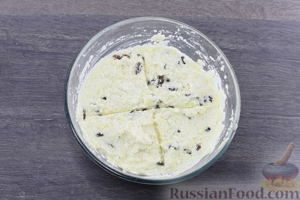 Вафельный торт с начинкой из творога, яблок и изюма