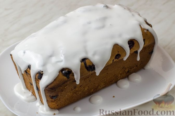 Апельсиновый кекс с клюквой и белковой глазурью