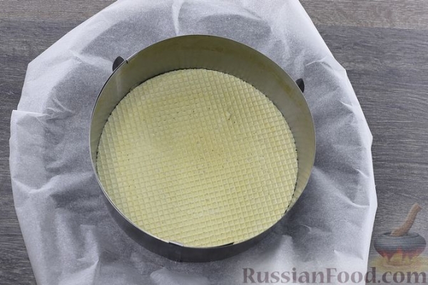 Вафельный торт с начинкой из творога, яблок и изюма