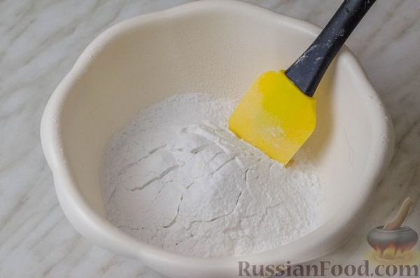 Апельсиновый кекс с клюквой и белковой глазурью