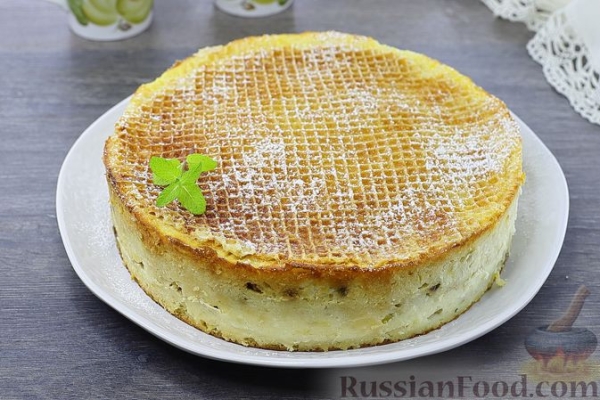 Вафельный торт с начинкой из творога, яблок и изюма