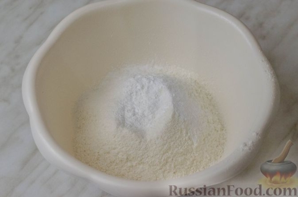 Апельсиновый кекс с клюквой и белковой глазурью