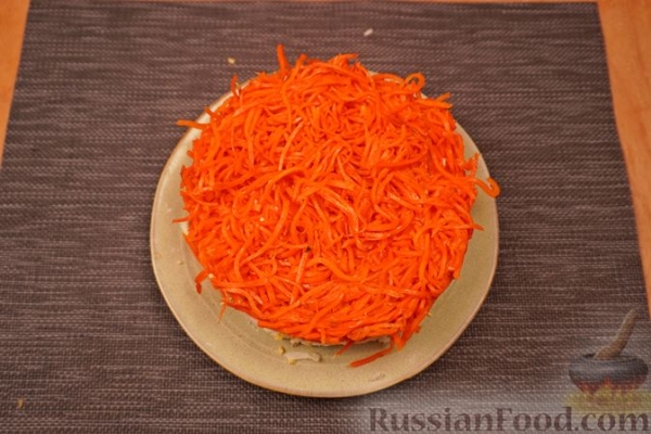Слоёный салат с курицей, апельсином и морковью по-корейски Слоёный салат с курицей, апельсином и морковью по-корейски