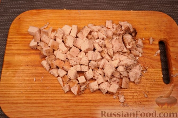 Слоёный салат с курицей, апельсином и морковью по-корейски Слоёный салат с курицей, апельсином и морковью по-корейски