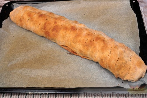 Штрудель с сёмгой, беконом и квашеной капустой