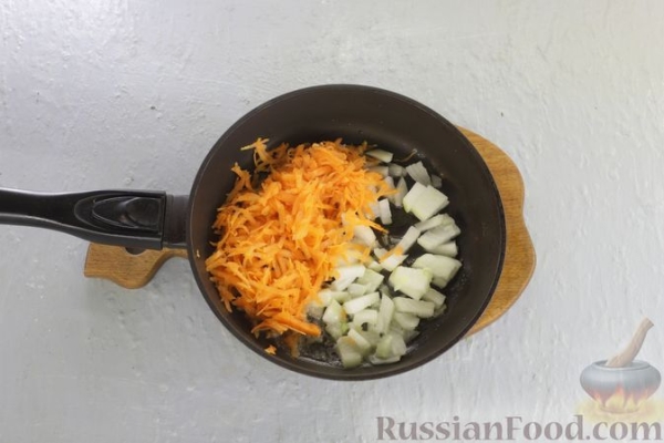 Сырный суп с капустой, фасолью и курицей