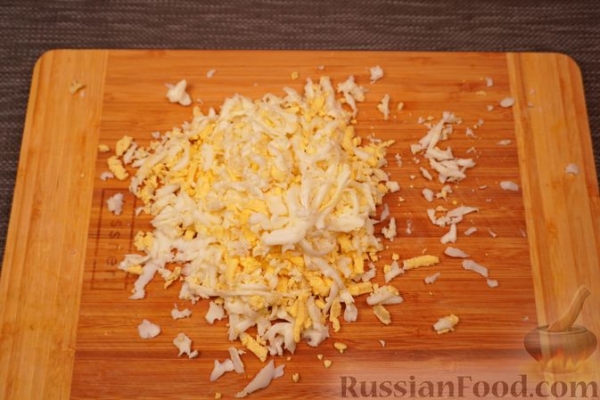 Слоёный салат с курицей, апельсином и морковью по-корейски Слоёный салат с курицей, апельсином и морковью по-корейски