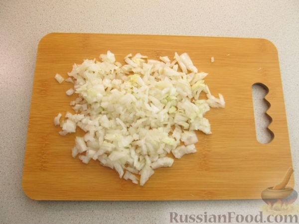 Яйца, фаршированные грибами и солёным огурцом