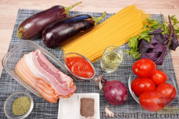 Спагетти с баклажанами и беконом