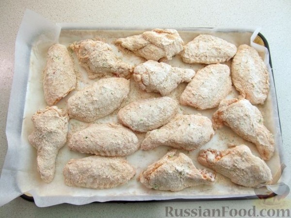 Запечённые куриные крылышки с сыром и чесноком