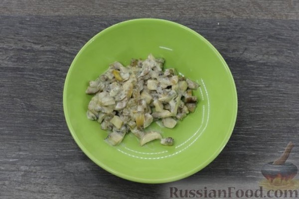 Отбивные из свинины, запечённые с грибами и помидорами
