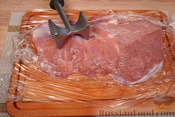 Рулет из телятины с печенью и беконом