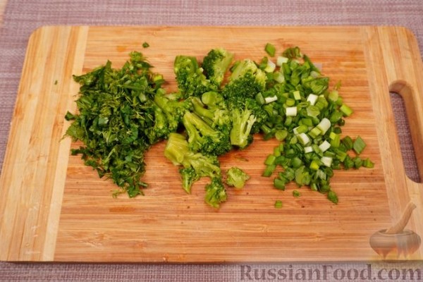 Овощной салат с брокколи и кукурузой
