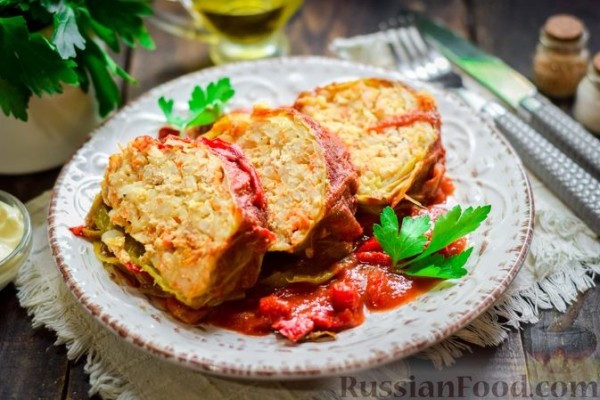 Ленивый голубец, запечённый в томатном соусе