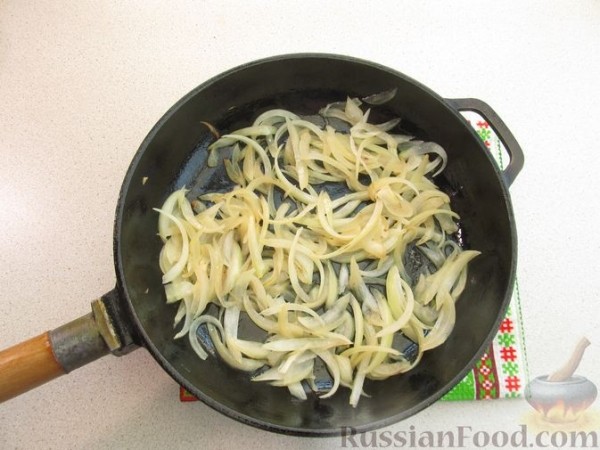 Постная пицца с грибами, перцем и маслинами