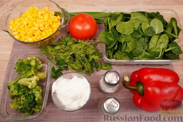 Овощной салат с брокколи и кукурузой