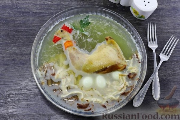 Праздничный холодец "Курица-наседка"