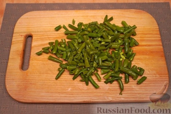 Лазанья с тунцом, стручковой фасолью и сыром