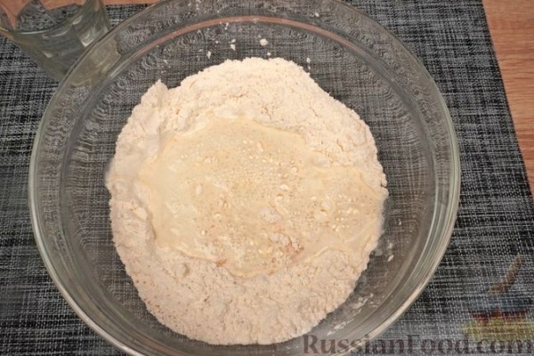 Пиде с бараньим фаршем и овощами