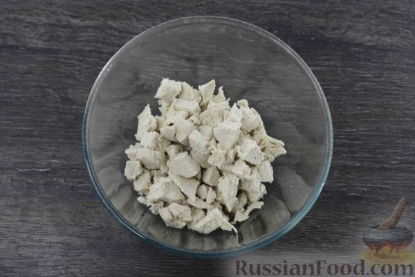 Закуска из ветчины с плавленым сыром и курицей