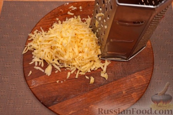 Лазанья с тунцом, стручковой фасолью и сыром
