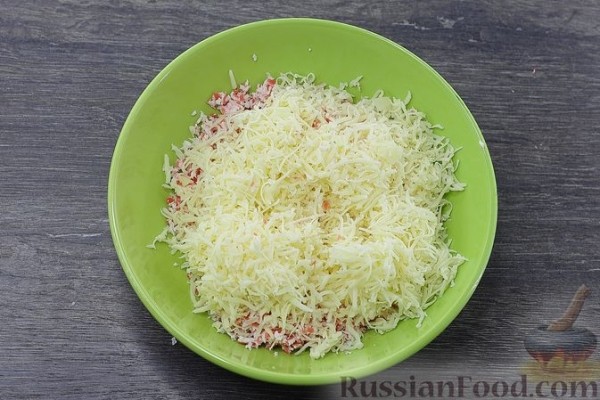 Бутерброды с крабовыми палочками, сыром и ананасами