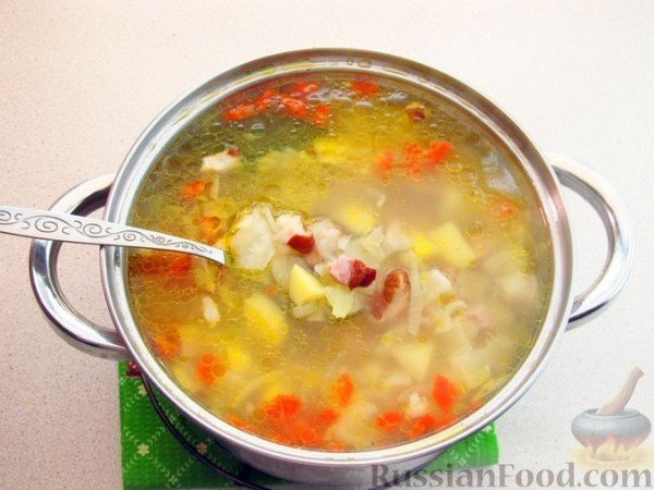 Суп с копчёным мясом и капустой