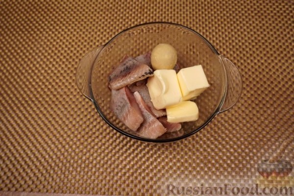 Канапе-пирожные с селёдочным маслом
