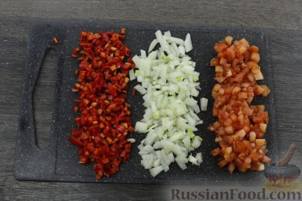 Куриная грудка, запечённая под сырно-овощной шапочкой