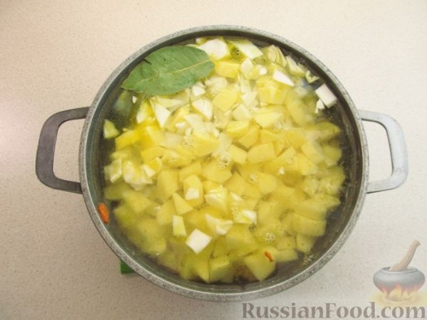 Суп с копчёным мясом и капустой