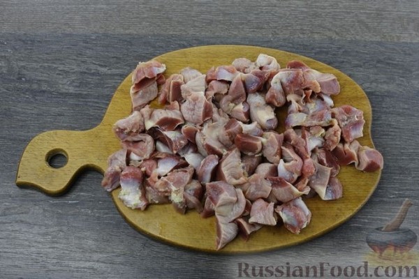Капуста, тушенная с грибами и куриными желудками