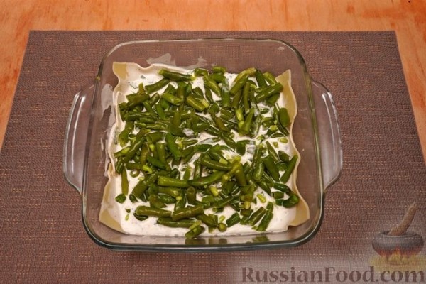 Лазанья с тунцом, стручковой фасолью и сыром